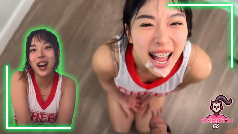 Korean Porn – Elle Lee นักเรียนเกาหลีตัวแทนเชียร์รีดเดอร์ โดนครูพละมาตามการบ้าน แต่ไม่มีงานส่งเลยต้องยอมอมควยครูจนแตกคาปาก