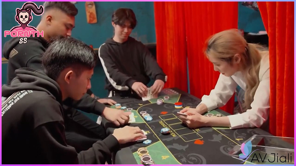 หนังโป๊จีน 20+ พนักงานสาวเซ็กซี่ แอบมีเซ็กส์กับแฟนในขณะทำงานโต๊ะพนันในบ่อนคาสิโน