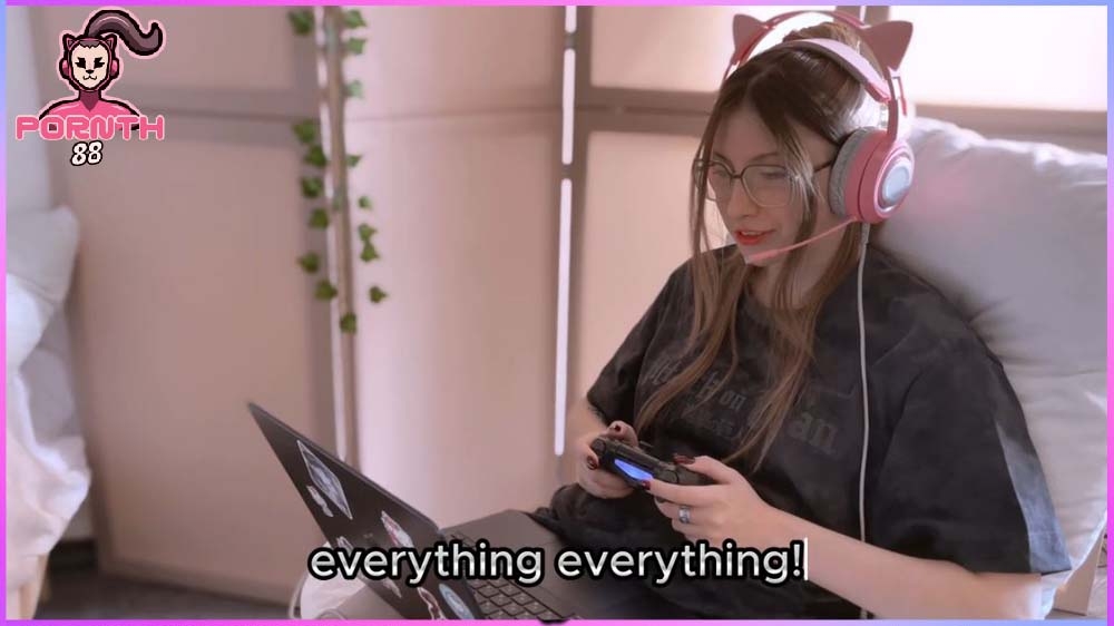 YourSofia Cutie gamer จู๋ของเค้า กับ เกมส์ของเธอ เลือกมาจะเล่นอะไร เสียวซื้ด